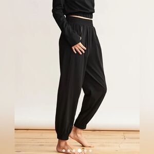 Aday hail yes jogger pants black